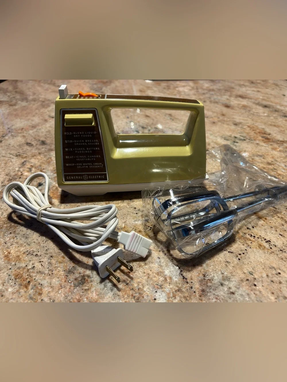 General Electric Model 420A 120W-120V Vintage Hand Mixer Harvest Gold 5 Settings